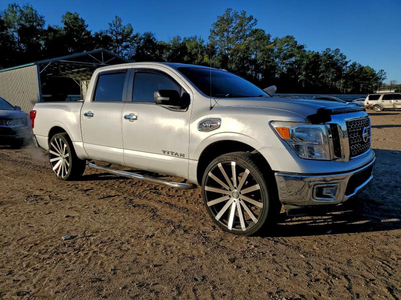 Фото 4 - NISSAN TITAN