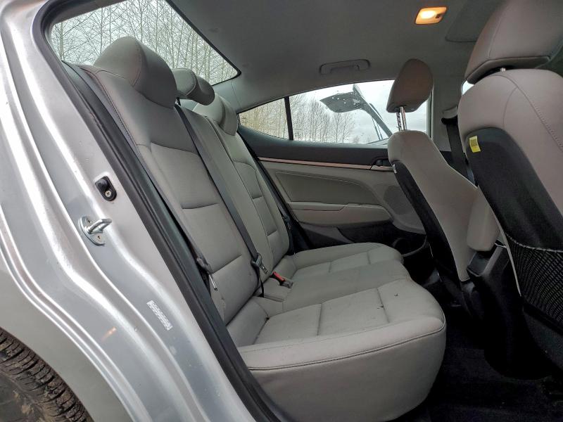 Фото 10 - HYUNDAI ELANTRA