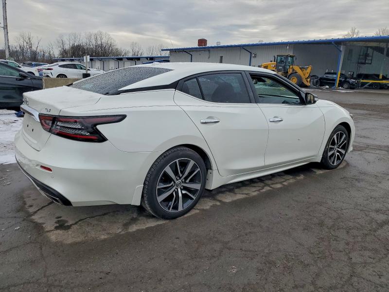 Фото 3 - NISSAN MAXIMA