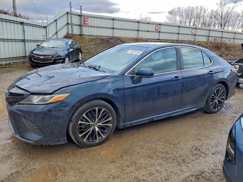 Фото 1 - TOYOTA CAMRY