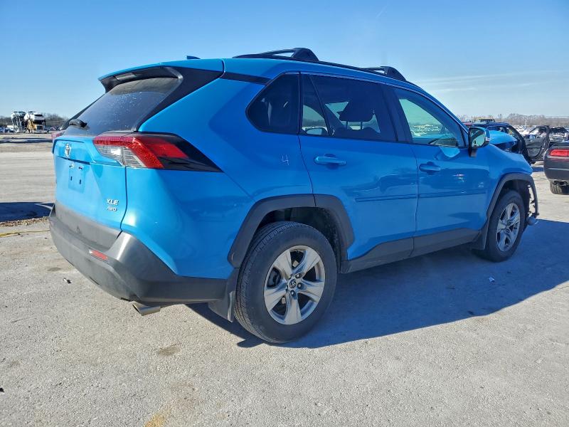 Фото 3 - TOYOTA RAV4