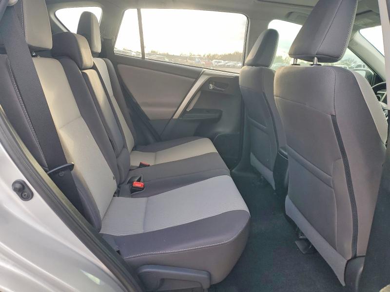 Фото 11 - TOYOTA RAV4