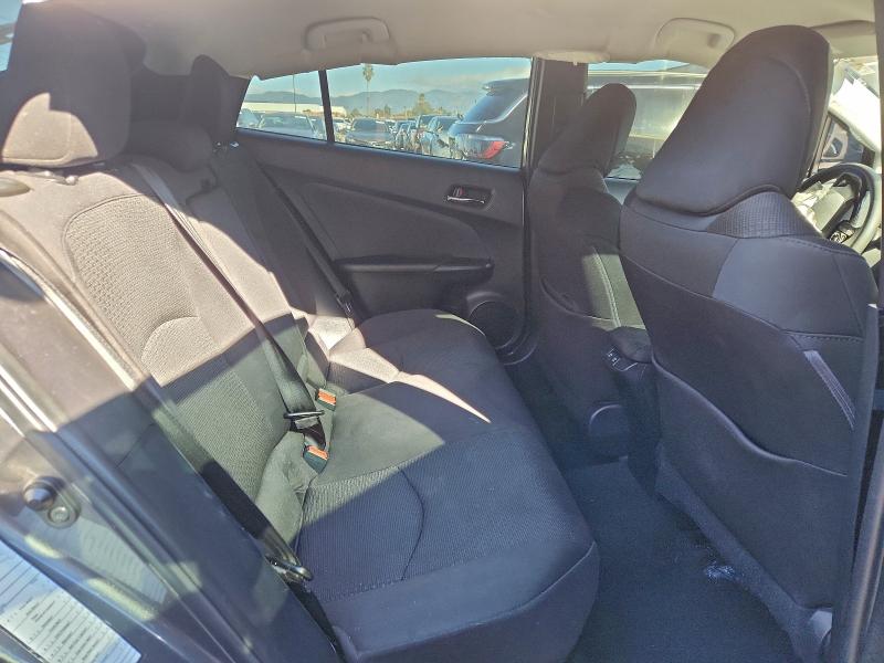 Фото 10 - TOYOTA PRIUS