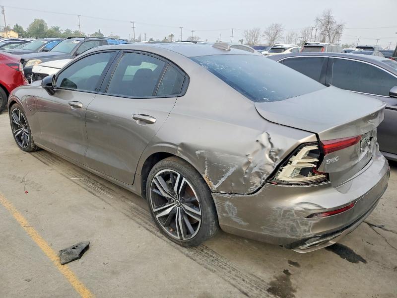 Фото 2 - VOLVO S60