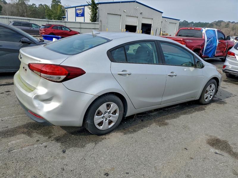 Фото 3 - KIA FORTE