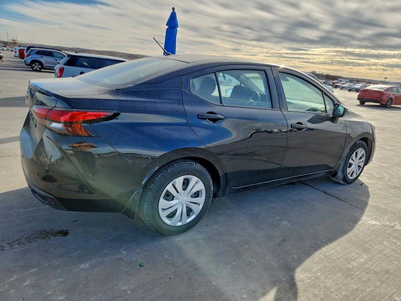 Фото 3 - NISSAN VERSA