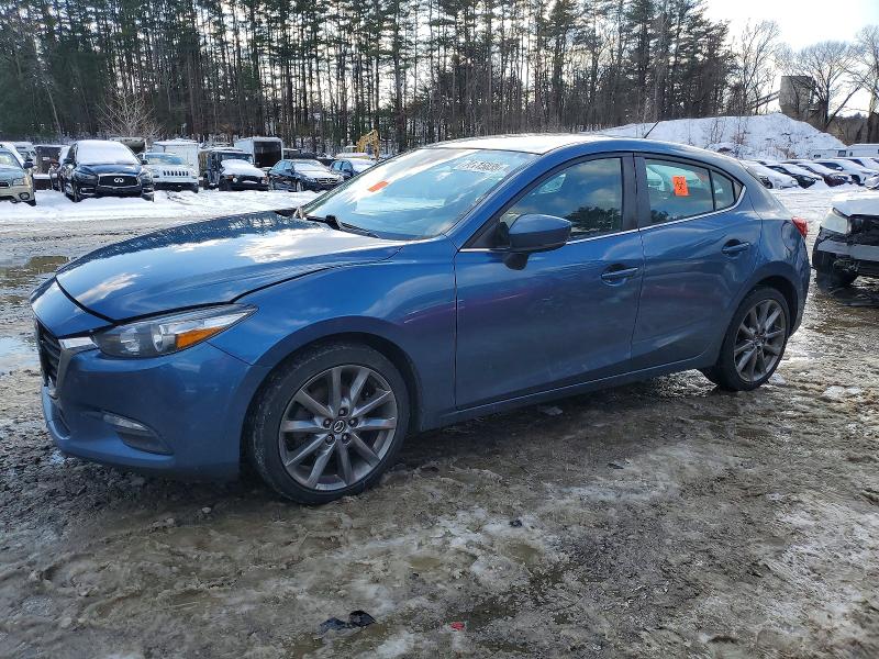 Фото 1 - MAZDA 3