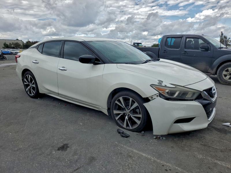 Фото 4 - NISSAN MAXIMA