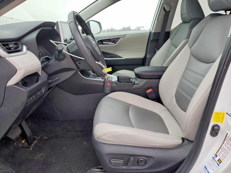 Фото 7 - TOYOTA RAV4