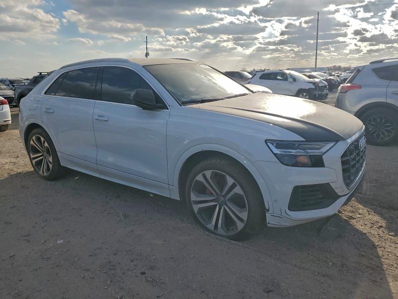 Фото 4 - AUDI Q8