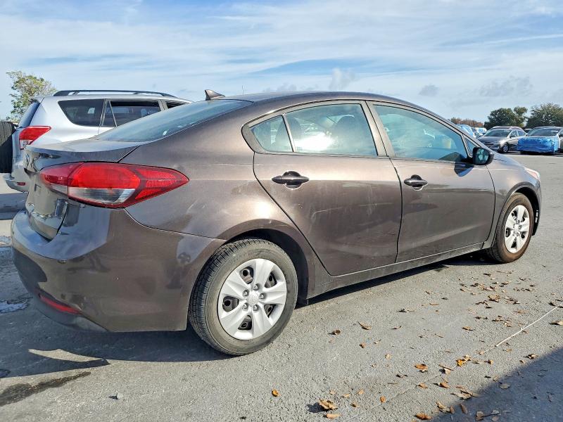 Фото 3 - KIA FORTE