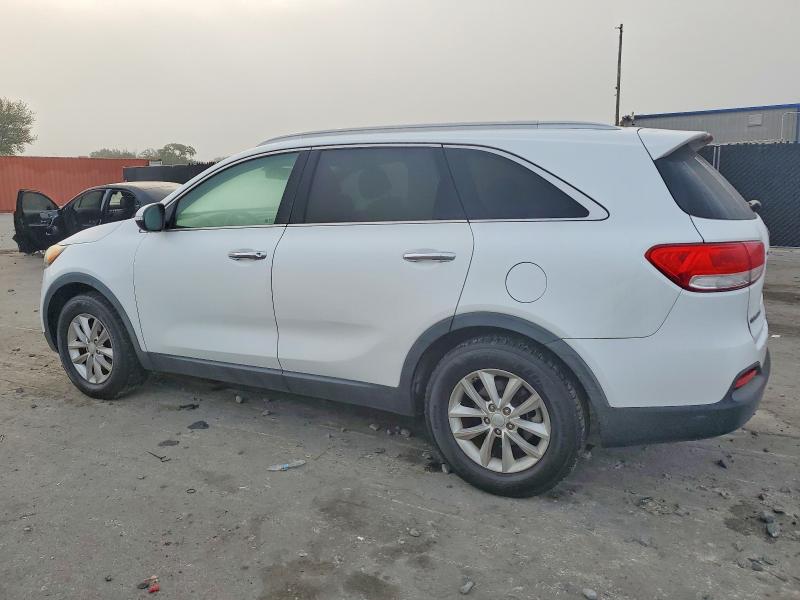 Фото 2 - KIA SORENTO