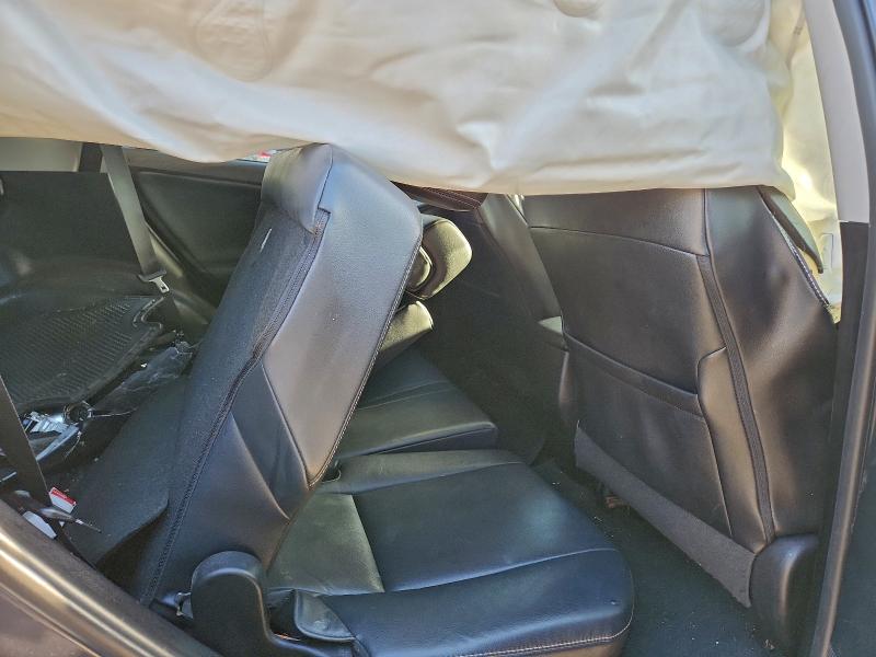 Фото 11 - TOYOTA RAV4