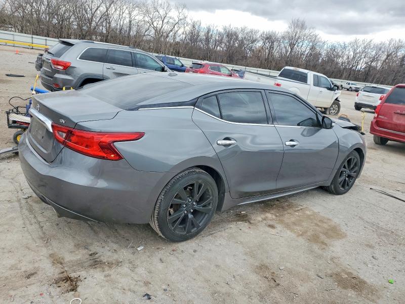 Фото 3 - NISSAN MAXIMA