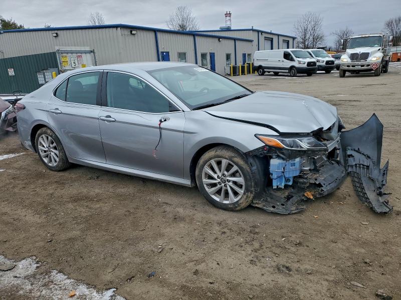 Фото 4 - TOYOTA CAMRY