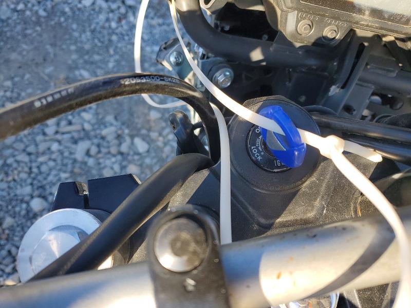 YAMAHA FZ600-800 2009