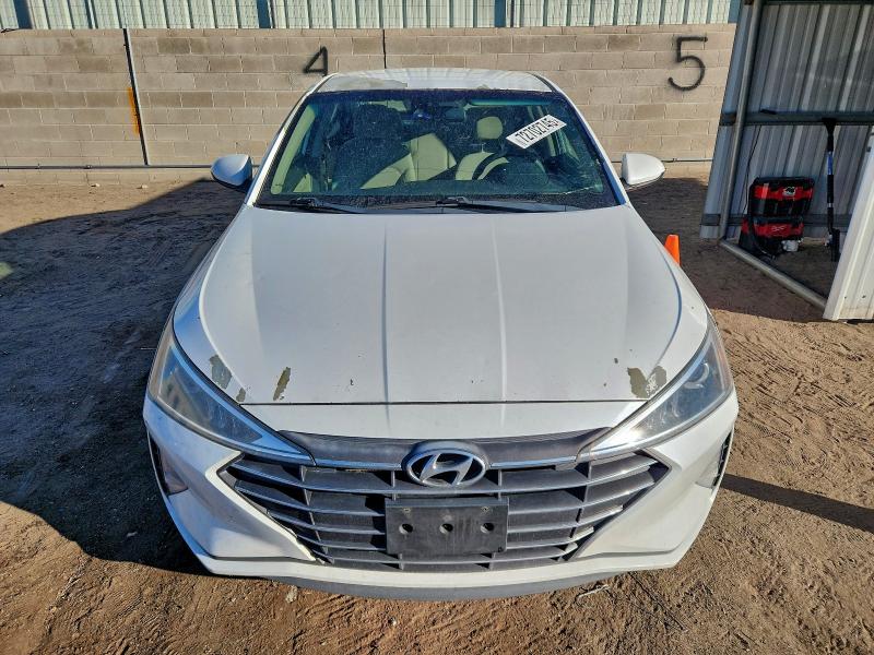 Фото 5 - HYUNDAI ELANTRA