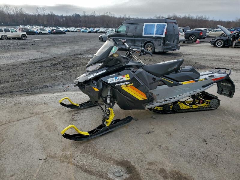 SKI-DOO SNOWMOBILE 2019