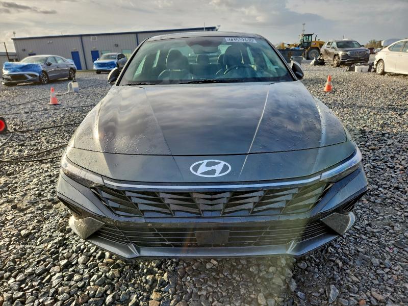 Фото 5 - HYUNDAI ELANTRA