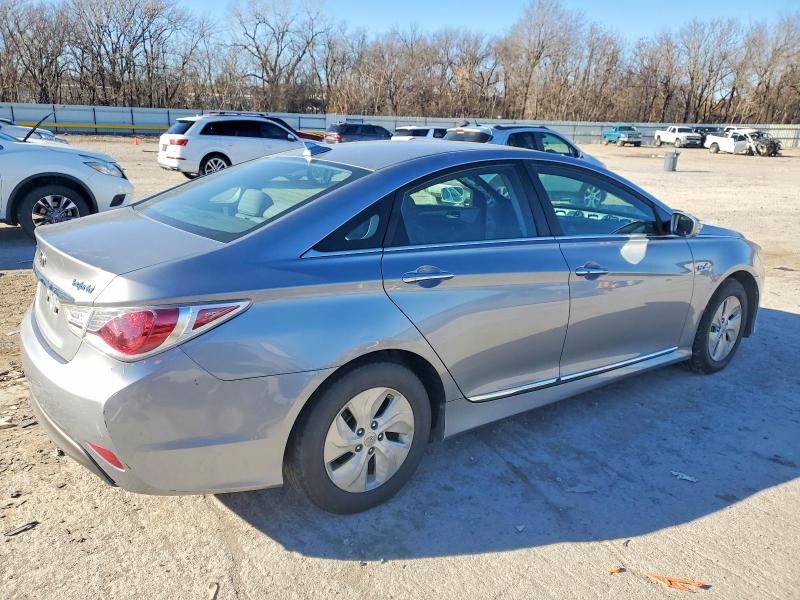 Фото 2 - HYUNDAI SONATA