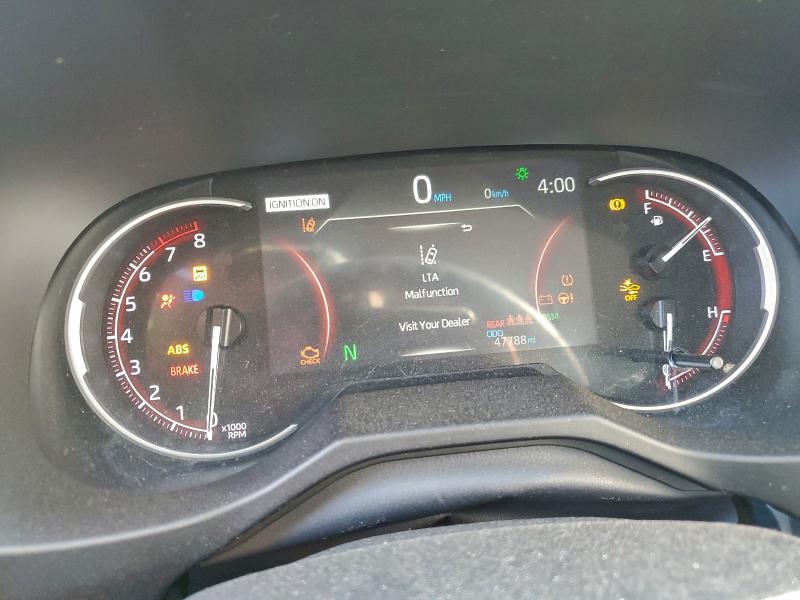 Фото 9 - TOYOTA RAV4