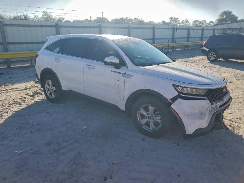 Фото 4 - KIA SORENTO