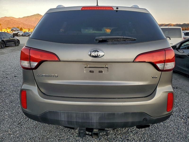 Фото 6 - KIA SORENTO