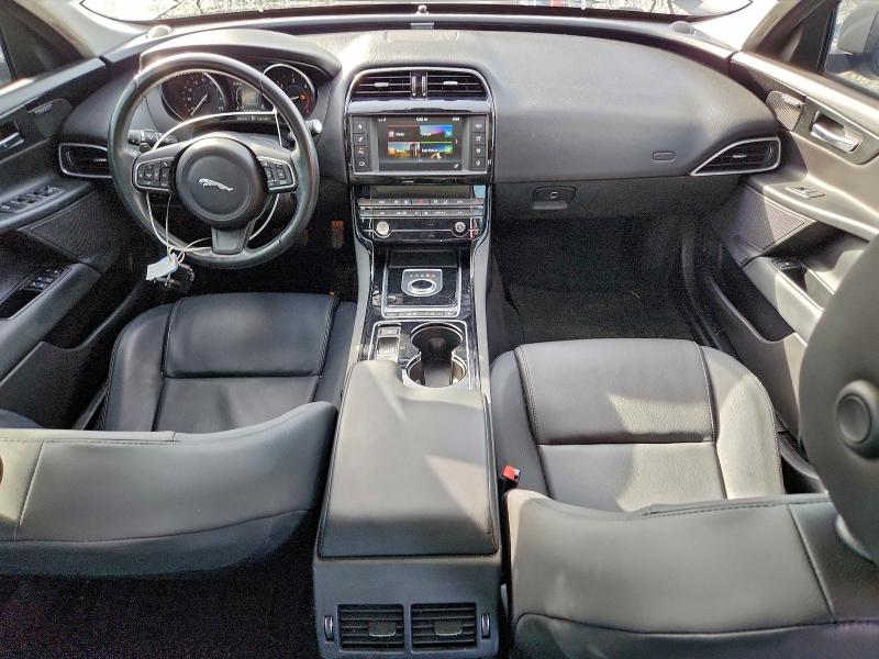 Фото 8 - JAGUAR XE