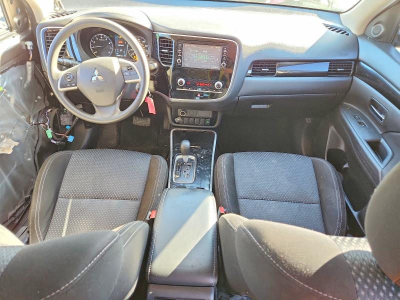 Фото 8 - MITSUBISHI OUTLANDER