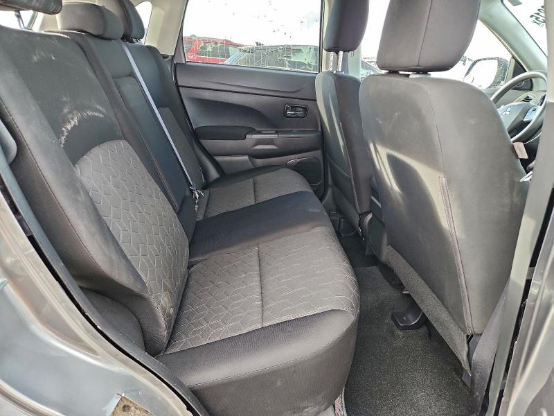 Фото 10 - MITSUBISHI OUTLANDER