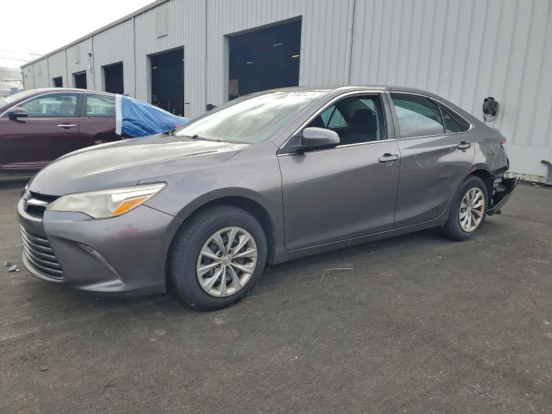 Фото 1 - TOYOTA CAMRY