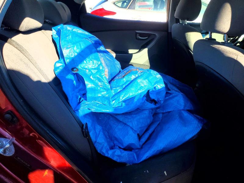 Фото 10 - HYUNDAI ELANTRA