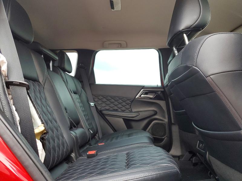 Фото 11 - MITSUBISHI OUTLANDER