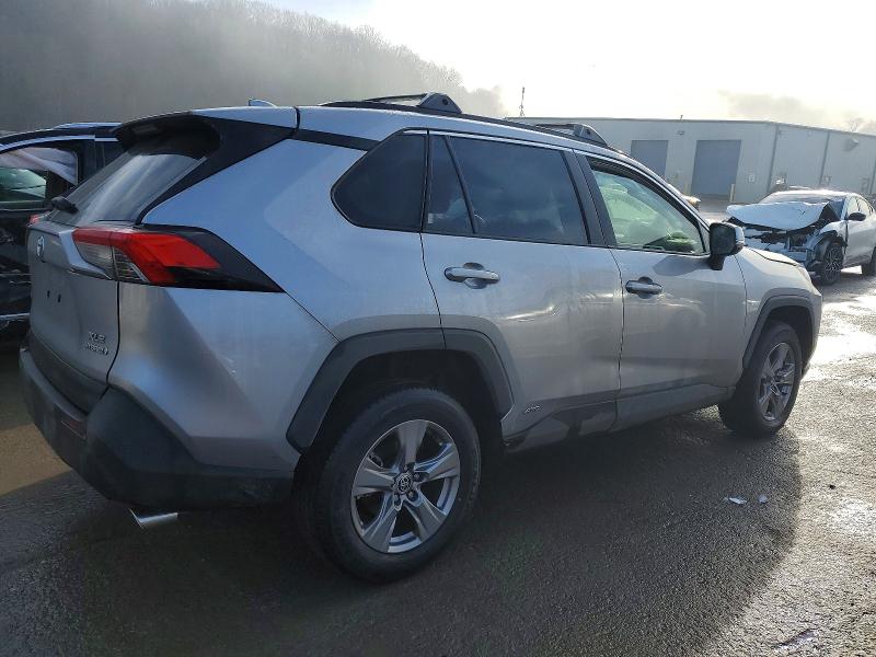 Фото 3 - TOYOTA RAV4