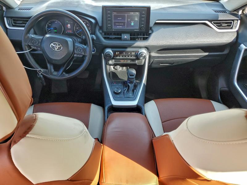 Фото 8 - TOYOTA RAV4