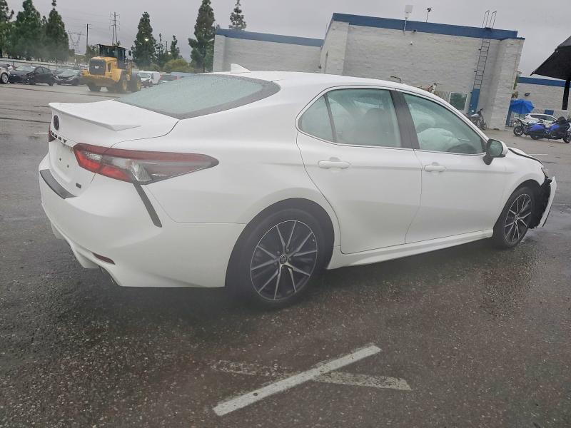 Фото 3 - TOYOTA CAMRY