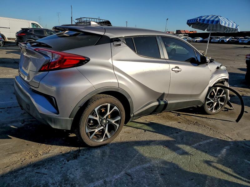 Фото 3 - TOYOTA C-HR