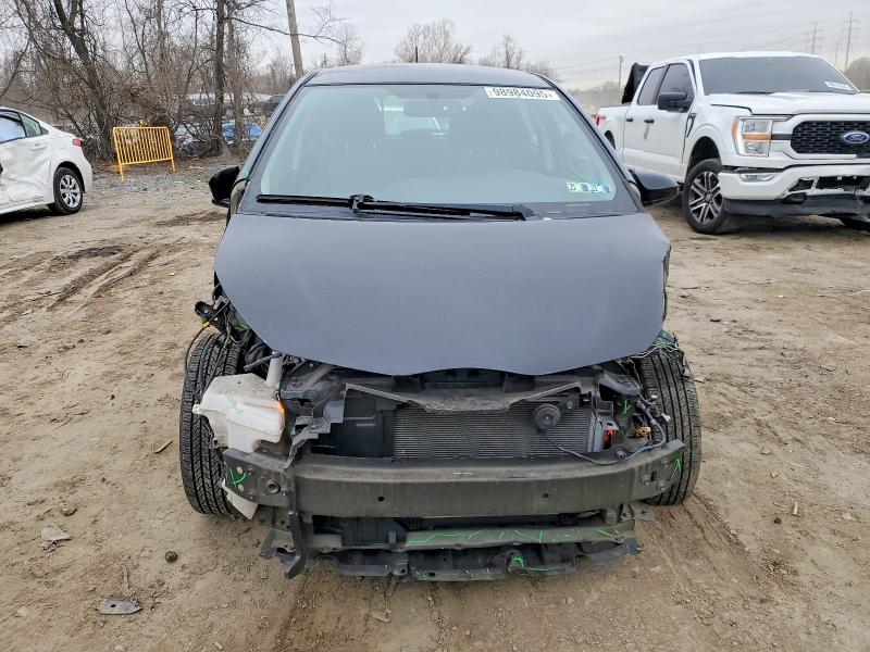 Фото 5 - TOYOTA YARIS