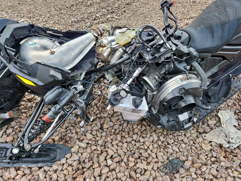 SKI-DOO SNOWMOBILE 2025