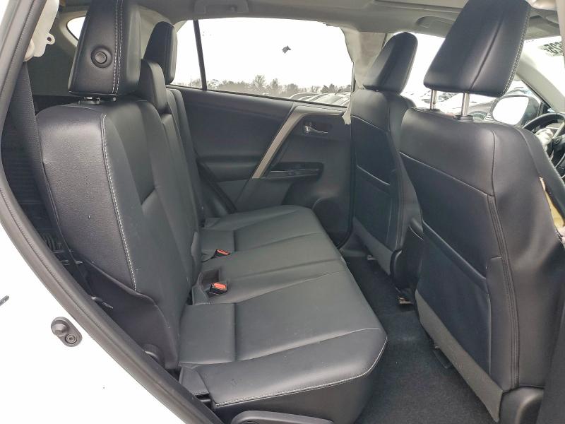 Фото 11 - TOYOTA RAV4