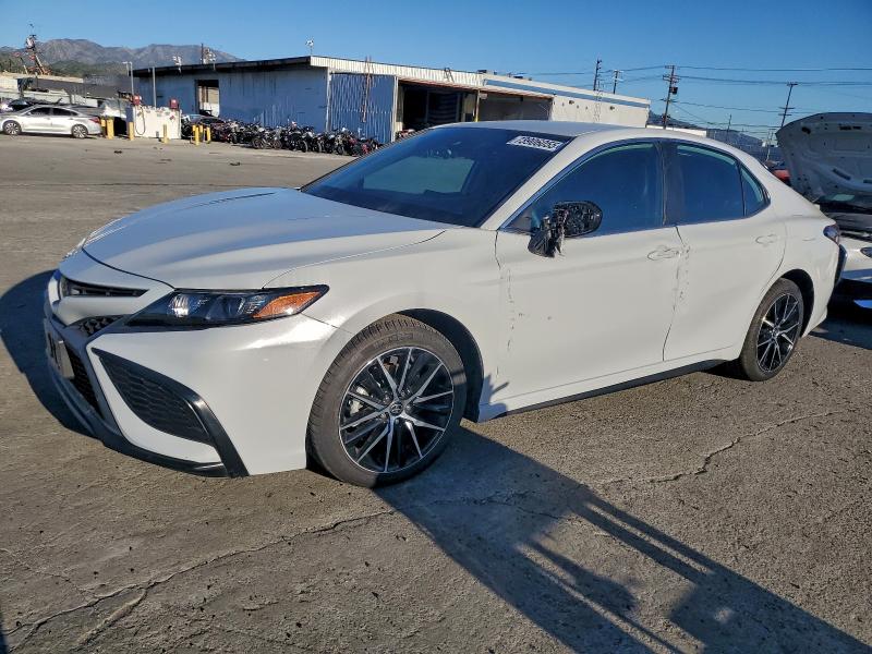 Фото 1 - TOYOTA CAMRY