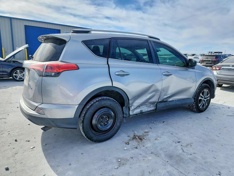 Фото 3 - TOYOTA RAV4