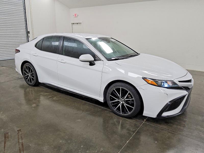 Фото 4 - TOYOTA CAMRY