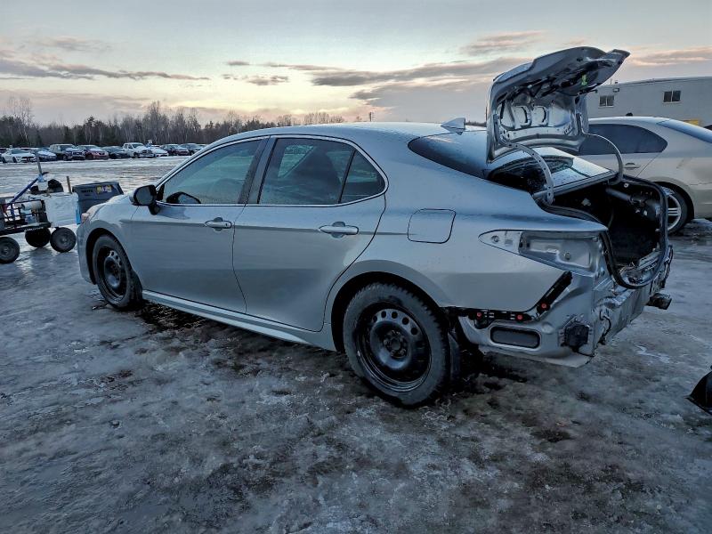 Фото 2 - TOYOTA CAMRY