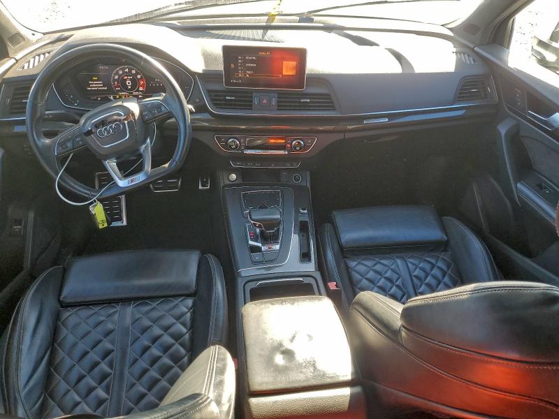 Фото 8 - AUDI SQ5