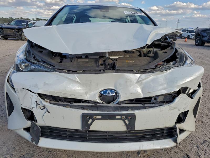 Фото 5 - TOYOTA PRIUS