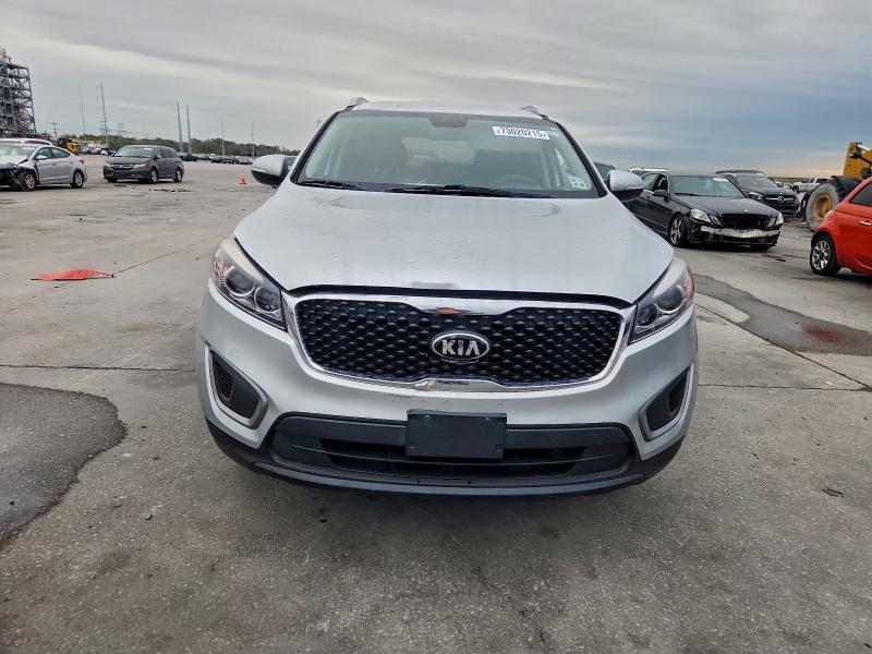 Фото 5 - KIA SORENTO