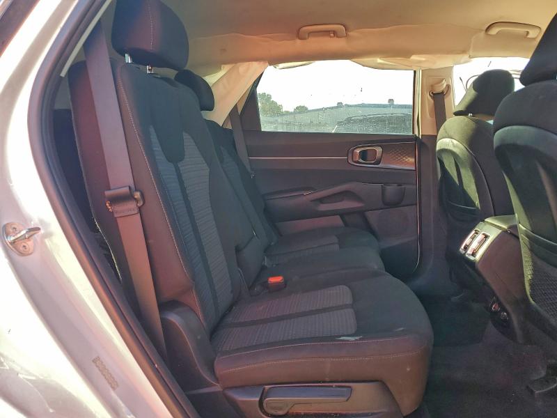 Фото 11 - KIA SORENTO