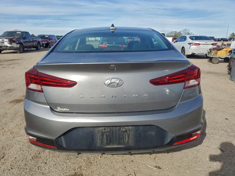 Фото 6 - HYUNDAI ELANTRA