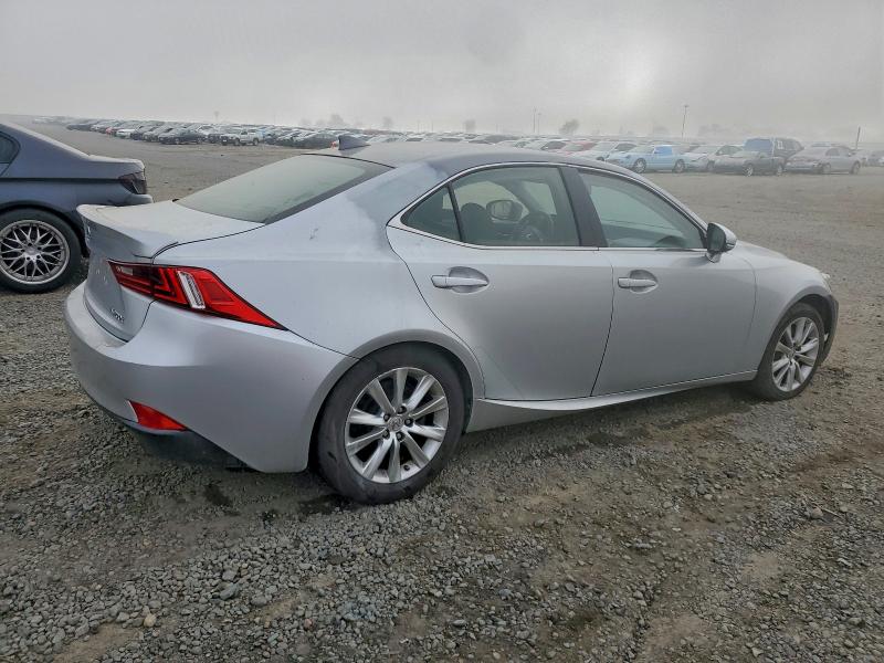 Фото 3 - LEXUS IS